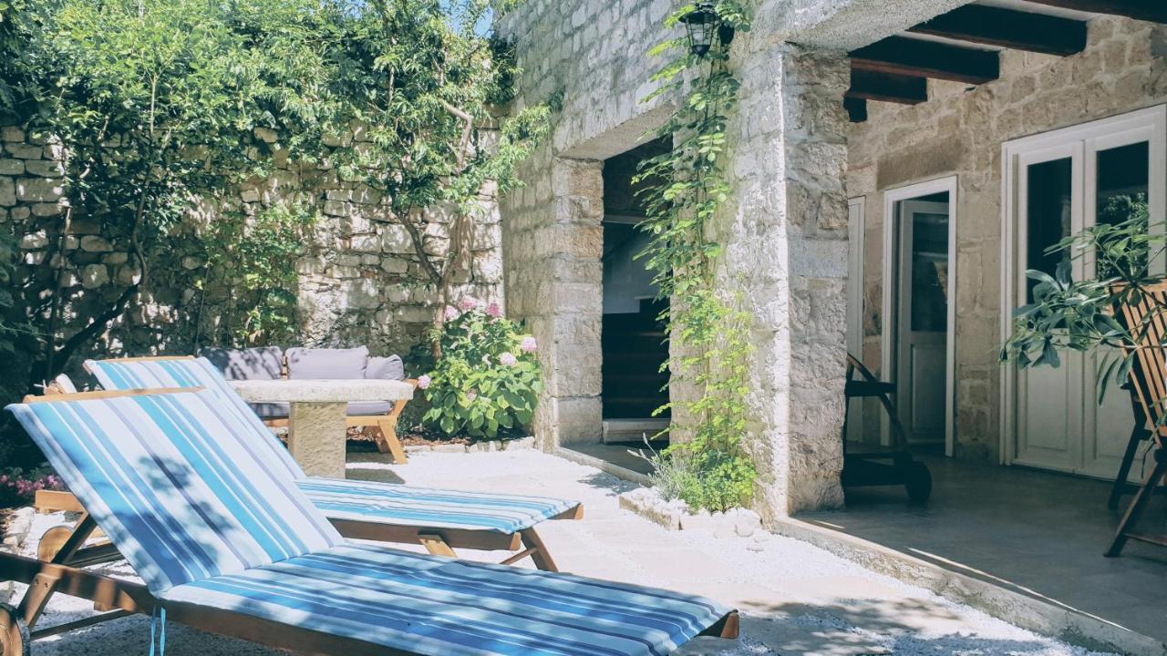 ראב Rector'S Villa - Charming Retreat In Old Town With Jacuzzi In Private Courtyard מראה חיצוני תמונה