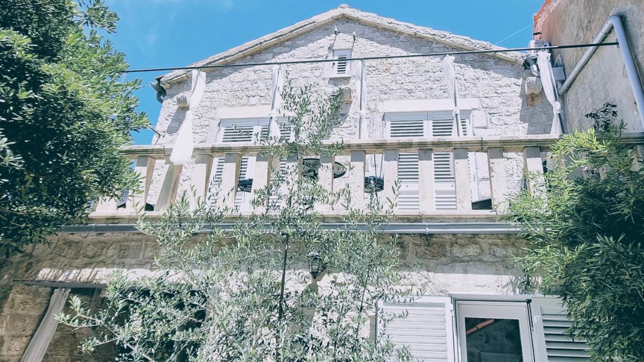 ראב Rector'S Villa - Charming Retreat In Old Town With Jacuzzi In Private Courtyard מראה חיצוני תמונה