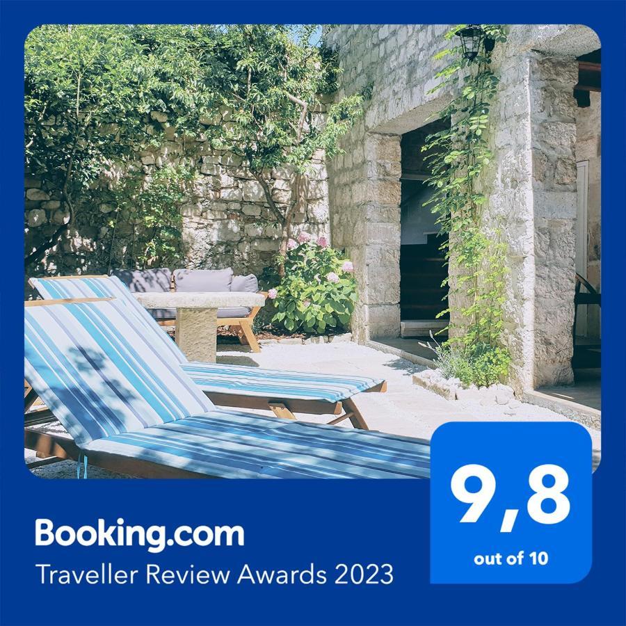 ראב Rector'S Villa - Charming Retreat In Old Town With Jacuzzi In Private Courtyard מראה חיצוני תמונה